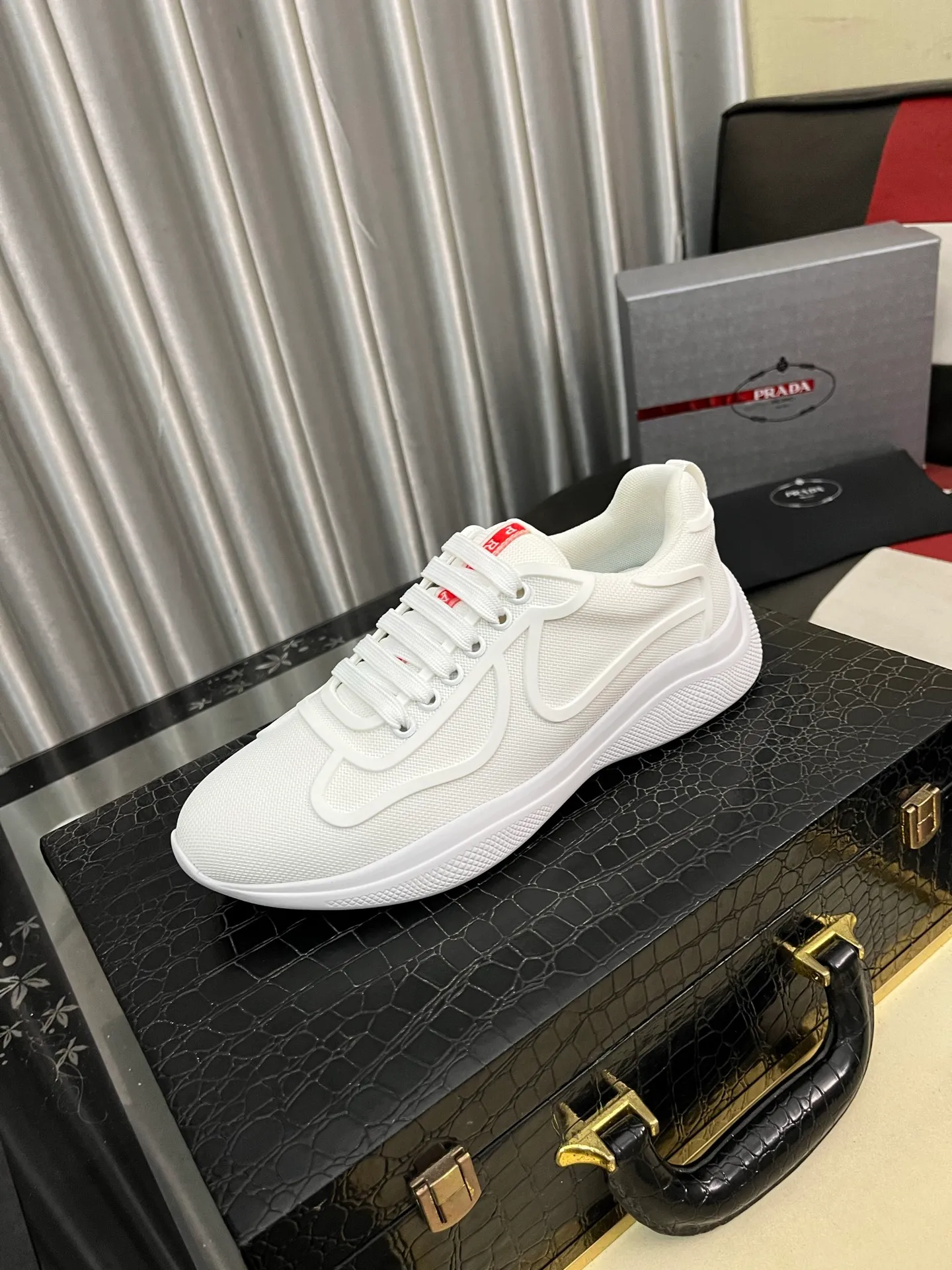 Men's shoes 💰400⌚️⌚️【PRADA】Prada casual shoes, originally developed 1:1, made of high-mercerized cowhide with imported cowhide, silk sheepskin lining, rubber outsole, comfortable and soft on the foot, size: 38-444️⃣Colors available